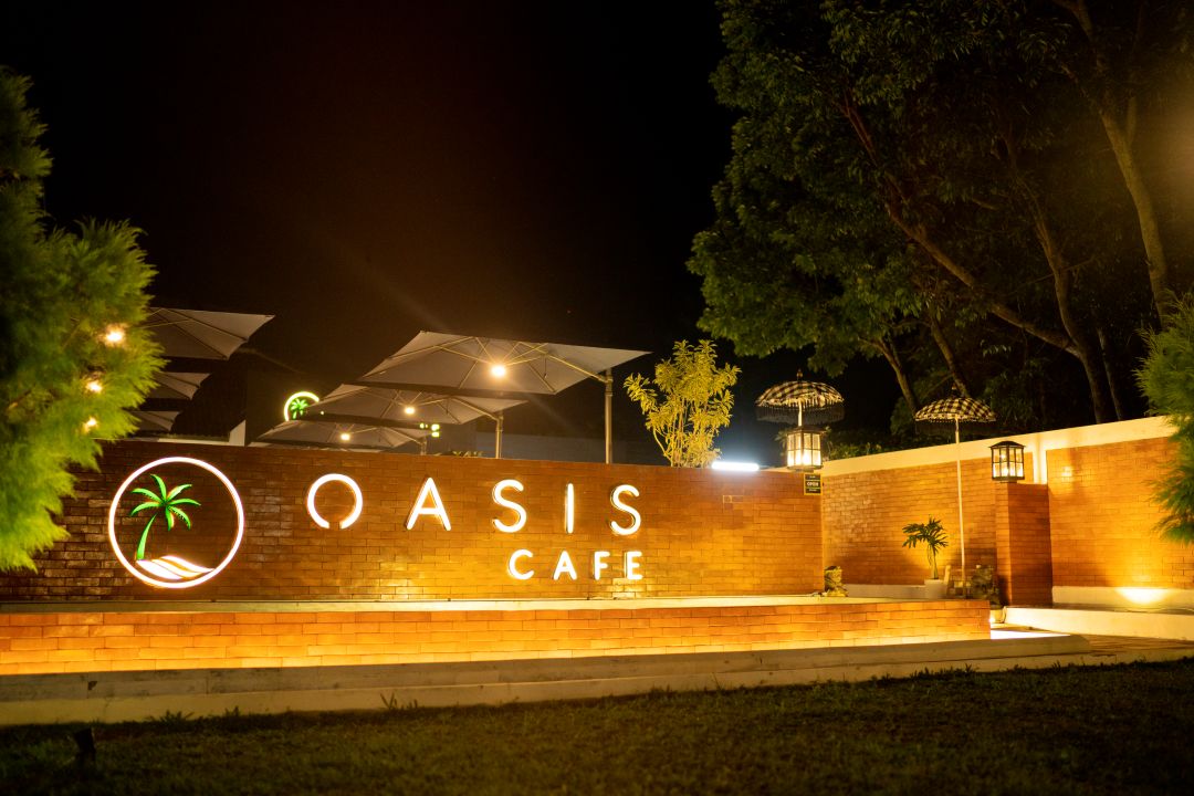Cafe Oasis Tropis